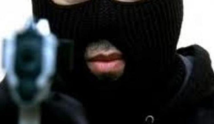 Αχαΐα: Εφιαλτική νύχτα για ηλικιωμένη - Κουκουλοφόρος ληστής μπούκαρε στο σπίτι της - Τι συνέβη στον δράστη