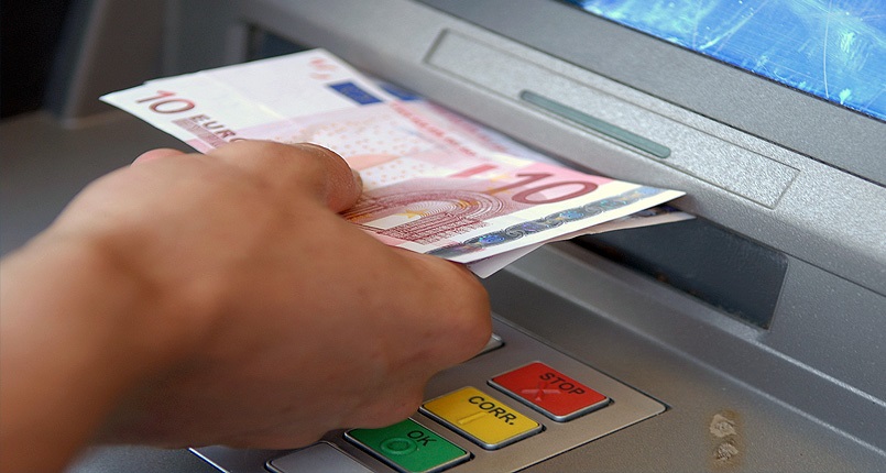 Καθυστερεί η χαλάρωση των capital controls για τα νοικοκυριά