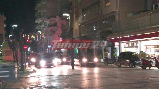 Πάτρα: Καλλιτέχνης του... δρόμου διασκεδάζει τους οδηγούς στην Αγίου Ανδρέου - ΔΕΙΤΕ ΦΩΤΟΓΡΑΦΙΕΣ και ΒΙΝΤΕΟ