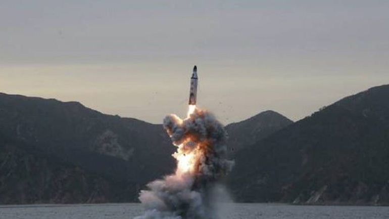 Βαλλιστικό πύραυλο μέσου βεληνεκούς εκτόξευσε η Βόρεια Κορέα