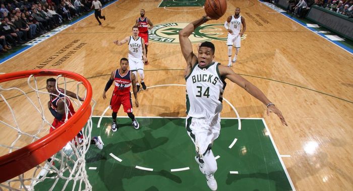 Ρεκόρ καριέρας για τον Αντετοκούνμπο στην ήττα των Λέικερς