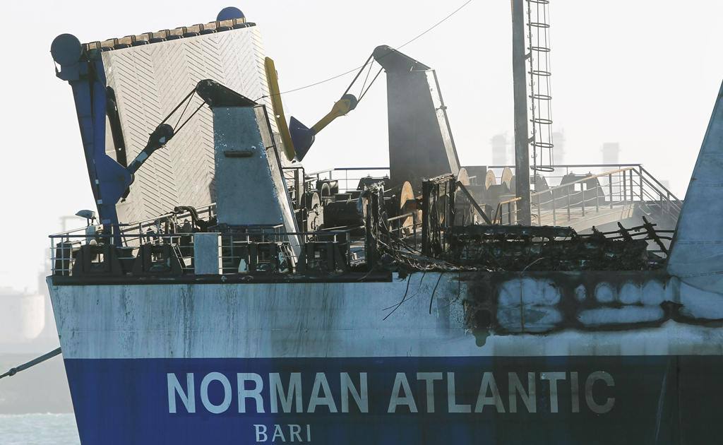 Πόρισμα "φωτιά" για το Norman Atlantic - Τεράστιες παραλείψεις και λάθη στη μάχη με τη φωτιά και στην εκκένωση