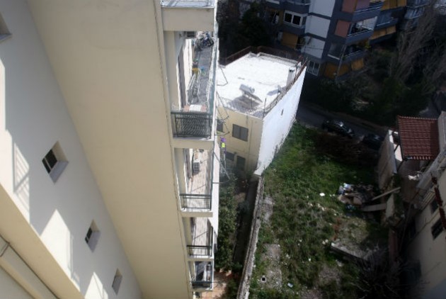 Πώς σώθηκε ο 6χρονος που έπεσε από τον 4ο όροφο πολυκατοικίας - ΒΙΝΤΕΟ