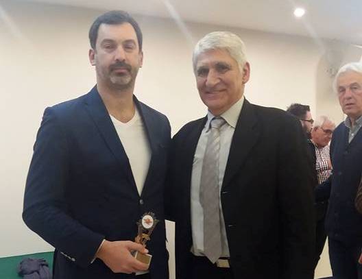 Το Σωματείο Ελλήνων Προπονητών Καλαθοσφαίρισης τίμησε τον Χρήστο Σαράντη για την άνοδο της Αχαγιάς 82 - ΦΩΤΟ