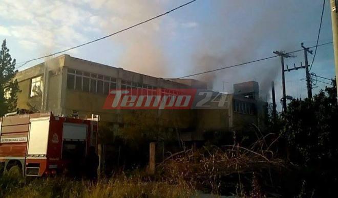 Πάτρα: Πυρκαγιά στο Δημόσιο ΙΕΚ στην οδό Ακρωτηρίου - Αρκετές ζημιές από τις φλόγες στον α' όροφο του κτιρίου (ΝΕΟΤΕΡΑ) - ΔΕΙΤΕ νέες ΦΩΤΟΓΡΑΦΙΕΣ