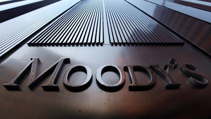 Moody's: Η Ελλάδα είναι η μόνη χώρα που κινδυνεύει με έξοδο από την Ευρωζώνη