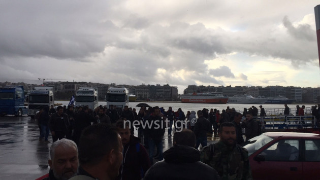 Απόβαση Κρητικών στην Αθήνα - Συγκέντρωση των αγροτών στην πλατεία Βάθη