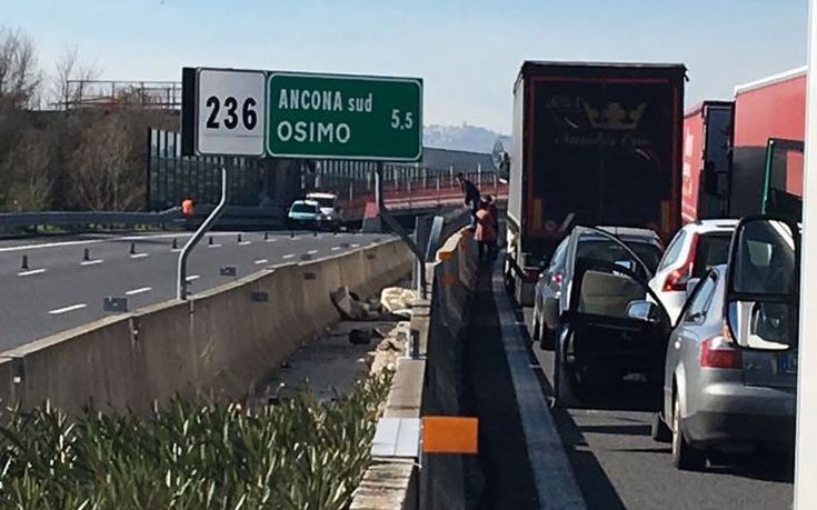 Δύο νεκροί από κατάρρευση οδογέφυρας έξω από την Ανκόνα