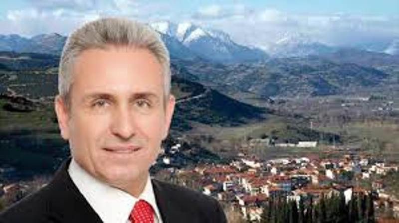 Πέταξε από το μπαλκόνι της 1.500 ευρώ!