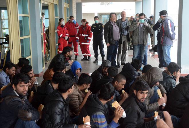 Μετανάστες με μολυσματικές ασθένειες στα κρατητήρια Πάτρας, Κάτω Αχαΐας και Αιγίου - Στον Εισαγγελέα προσφεύγει η Ένωση Αστυνομικών Υπαλλήλων