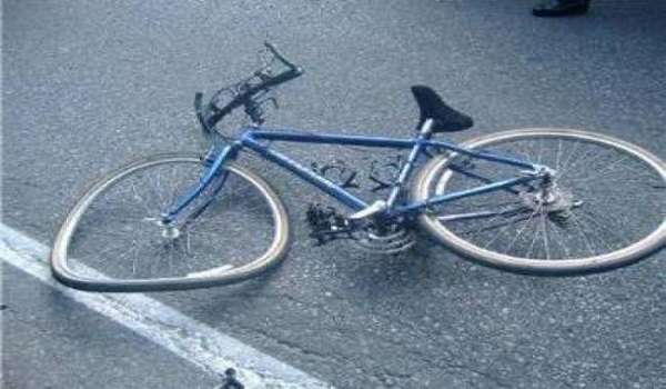 Πάτρα: Σύγκρουση οχήματος με ποδηλάτη