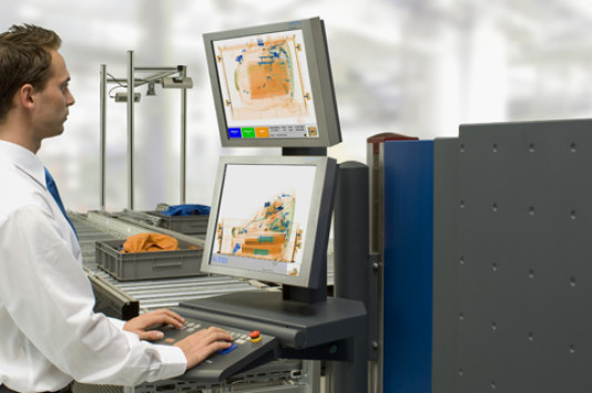 Στο Σύνταγμα και στο Αεροδρόμιο ψάχνουν ίχνη για τα πακέτα - βόμβες