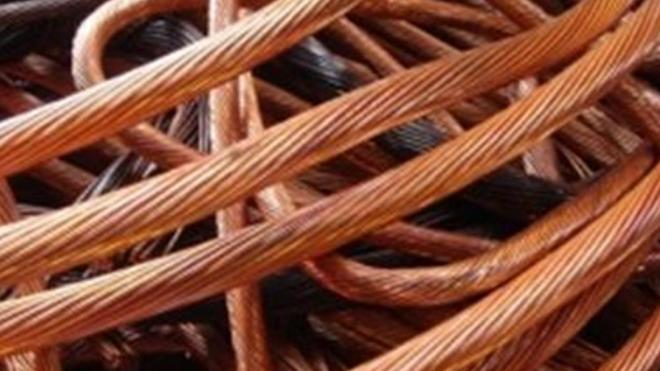 Έκλεψαν 30 κιλά χαλκό, μόλυβδο, μπρούτζινες κλειδαριές και 10 κιλά καπνό στο Αγρίνιο - 16 και 17 ετών οι δράστες