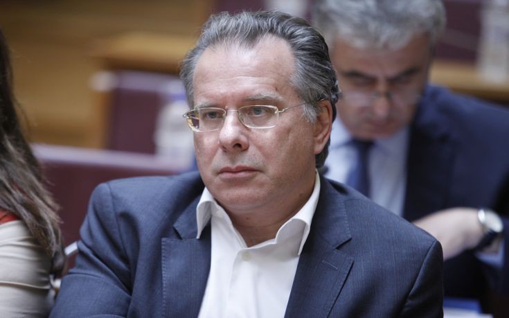 Γ. Κουμουτσάκος: Ο Σόιμπλε υπονοεί «ή θα βγείτε στις αγορές το 2018 ή θα βγείτε από το ευρώ»