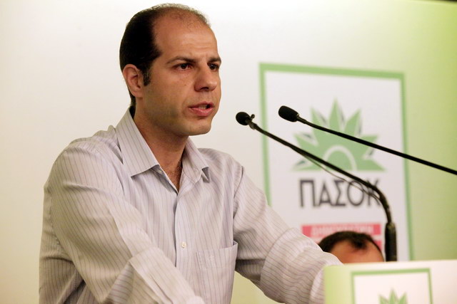 Ξεκαλάκης εναντίον Γεννηματά για την καρατόμησή του