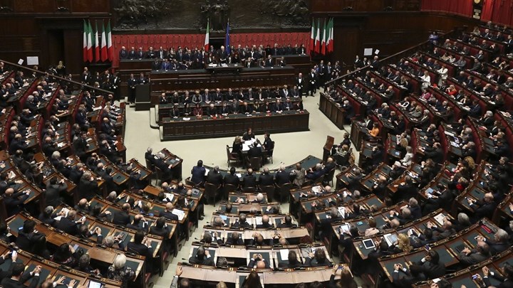 Ιταλία: Ψηφίστηκε νόμος για την επιτάχυνση των διαδικασιών ασύλου και απέλασης μεταναστών