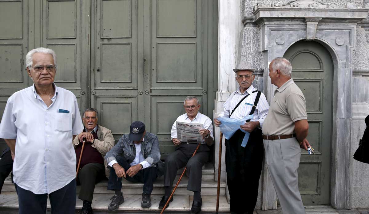 «Ψαλίδι» 200 ευρώ κατά μέσο όρο τον μήνα σε 840.000 συντάξεις
