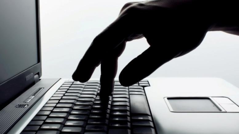 Βρήκε όσα του έκλεψαν, σε αγγελία πώλησης στο internet!