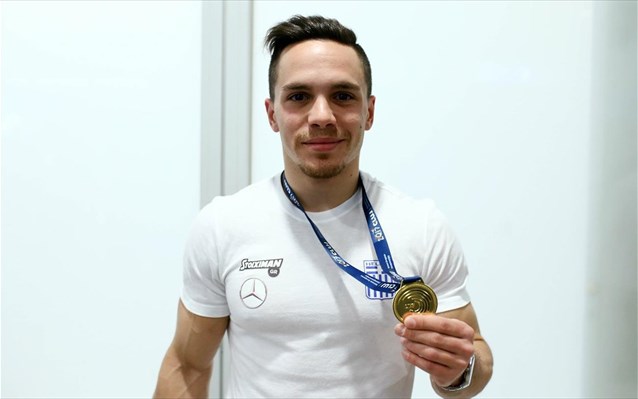 Επέστρεψε στην Ελλάδα ο Πετρούνιας με ένα ακόμη χρυσό μετάλλιο στο στήθος