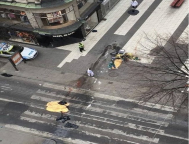 Συνελήφθη ο δράστης της επίθεσης στη Στοκχόλμη - Πληροφορίες πως ομολόγησε - 4 οι νεκροί - ΔΕΙΤΕ LIVE