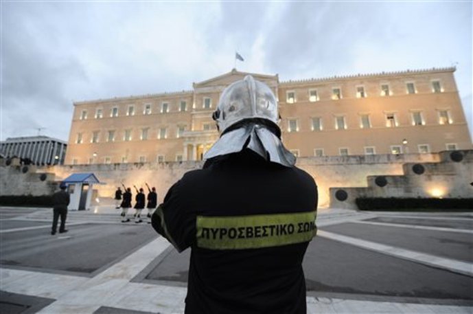 Ανατροπή στους μισθούς 200.000 ενστόλων και επιστημόνων του Δημοσίου