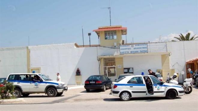 Τροχαίο έξω από τις φυλακές του Αγίου Στεφάνου