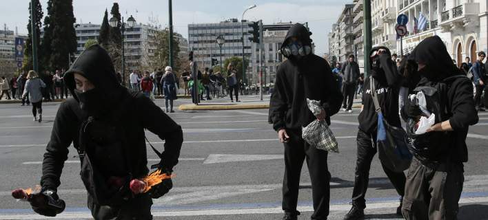 Απειλές αντιεξουσιαστών: «Φωτιά τσεκούρι και πιστόλι» για το νέο μνημόνιο