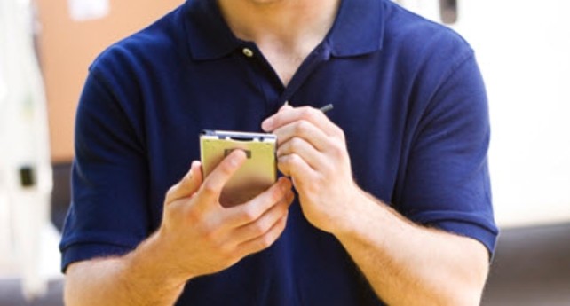 Μεσολόγγι: Ενέδρα σε ταχυμεταφορέα για το κινητό του