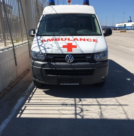 Δωρεά τριών νέων ασθενοφόρων στη Δυτική Ελλάδα - Το πρώτο έφθασε στο λιμάνι της Πάτρας