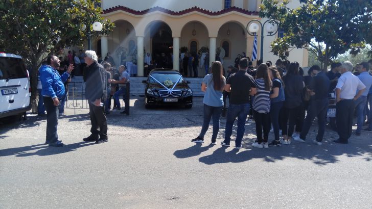 Ανείπωτος ο θρήνος στην κηδεία του 18χρονου Σπύρου Μπάθα - Σκοτώθηκε σε τροχαίο - ΦΩΤΟ