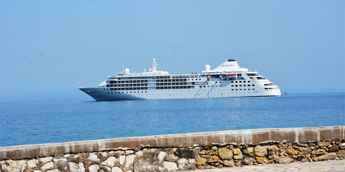 Το κρουαζιερόπλοιο Silver cloud στη Ζάκυνθο με 283 επιβάτες