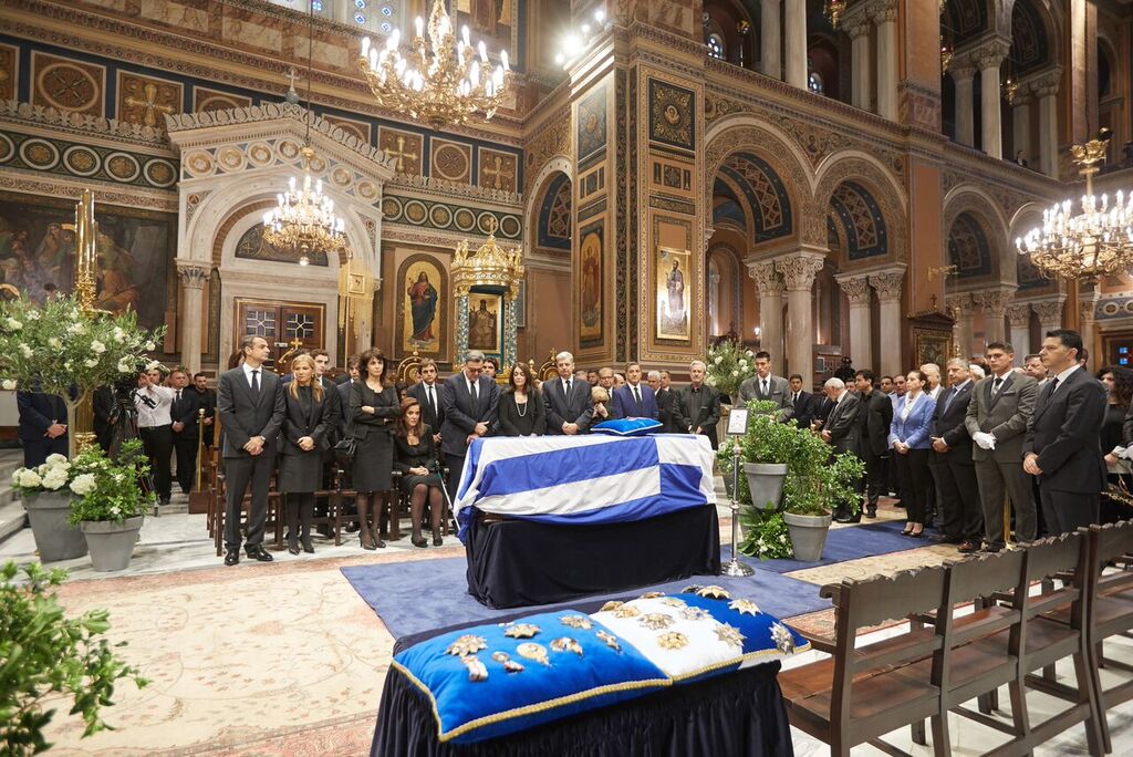 Το τελευταίο αντίο στον Κωνσταντίνο Μητσοτάκη - "Ντόρα κουράγιο", ράγισε η φωνή του Π. Παυλόπουλου - Με δάκρυα ο Κυριάκος στον επικήδειο - ΔΕΙΤΕ ΦΩΤΟ και ΒΙΝΤΕΟ