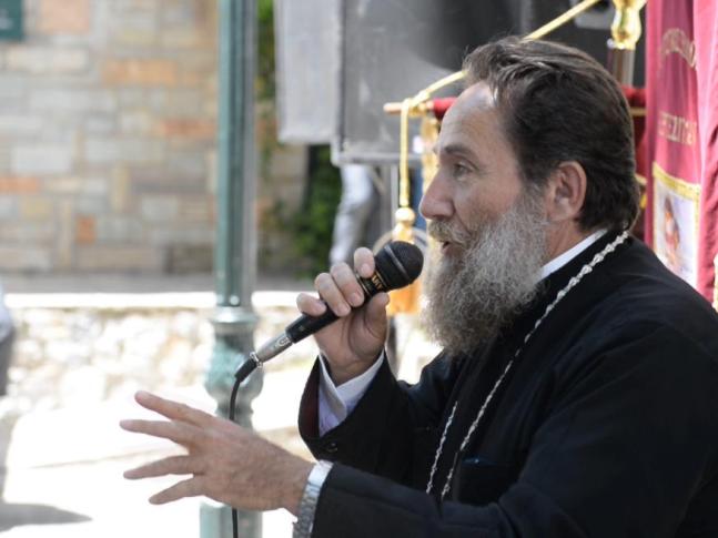 Αχαΐα: Ο Ιερέας που εξέπληξε τους πάντες - Δείτε τι τραγούδησε - ΒΙΝΤΕΟ