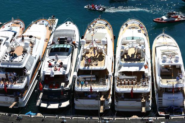 Τέσσερις μαρίνες σχεδιάζει να ιδιωτικοποιήσει η κυβέρνηση