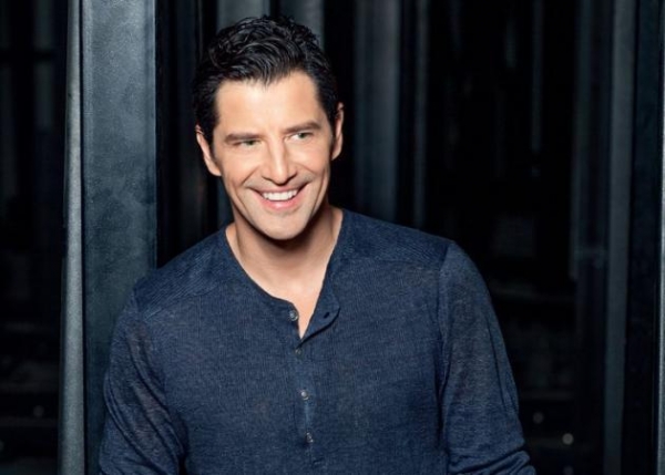 Επιστρέφει στη μεγάλη οθόνη ο Σάκης Ρουβάς - ΒΙΝΤΕΟ