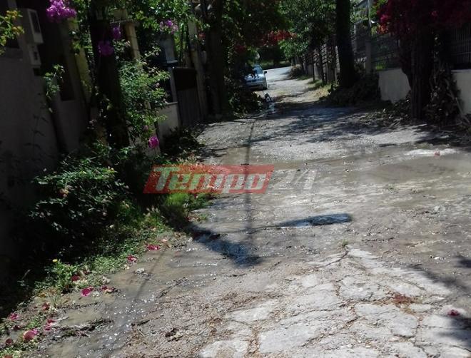 Και πάλι "τρέχει" αγωγός νερού στα Τσουκαλέικα - Μεγάλος ο κίνδυνος ατυχήματος, φωνάζουν ξανά οι κάτοικοι - ΔΕΙΤΕ ΦΩΤΟΓΡΑΦΙΕΣ