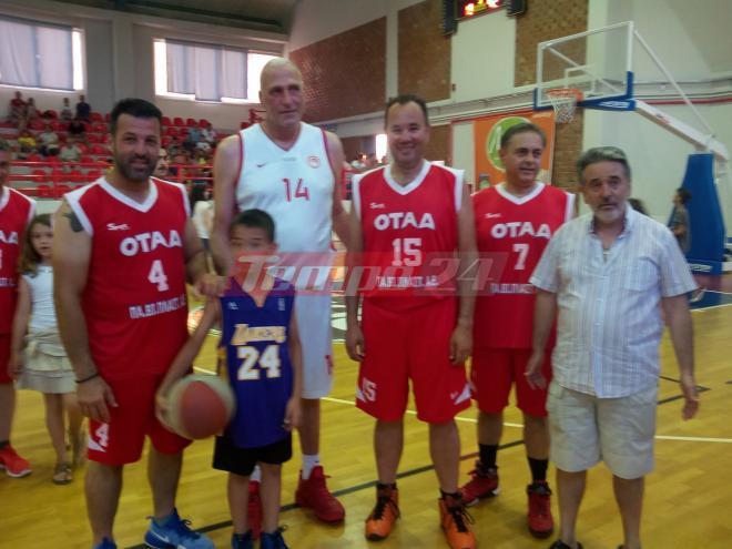 Η Δυτική Αχαΐα τίμησε τον Αργύρη Καμπούρη - Με δάκρυα στα μάτια ο πρόεδρος του Συνδέσμου Βετεράνων Καλαθοσφαιριστών του Ολυμπιακού - ΔΕΙΤΕ ΦΩΤΟΓΡΑΦΙΕΣ