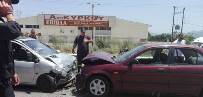Αγρίνιο- Τώρα: Σφοδρή μετωπική σύγκρουση αυτοκινήτων στην Εθνική Οδό – Στο νοσοκομείο οι τραυματίες- ΦΩΤΟ