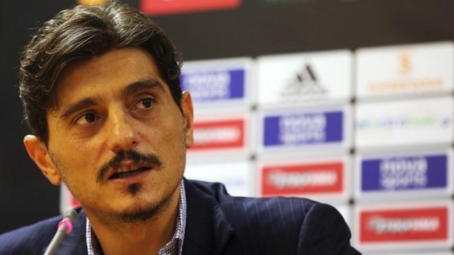 Γιαννακόπουλος για Μάντζαρη: Τα παντελόνια είναι για άνδρες