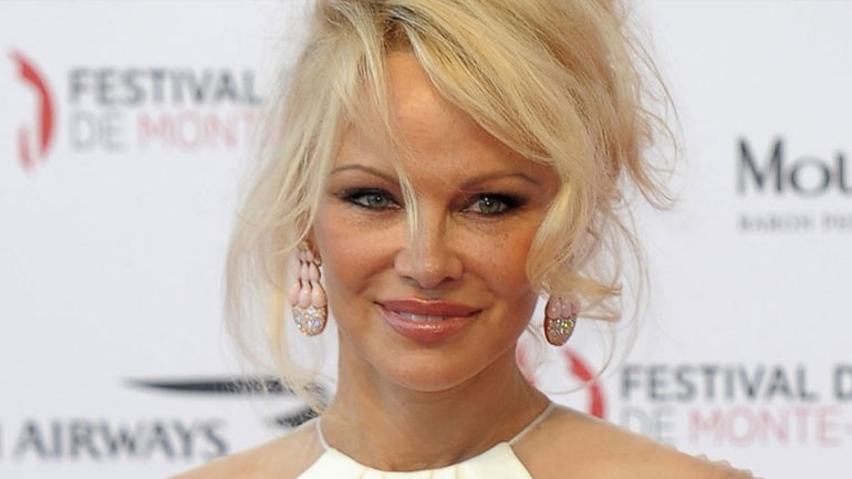 Η Τερέζα Μέι είναι η χειρότερη πρωθυπουργός για την Pamela Anderson