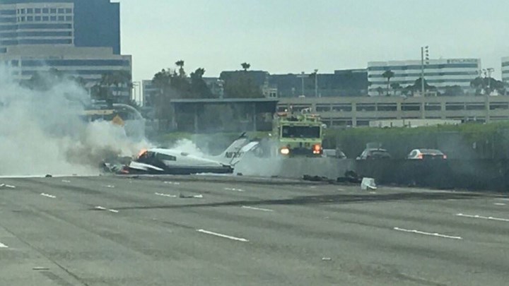Καλιφόρνια: Μικρό αεροσκάφος έπεσε σε αυτοκινητόδρομο