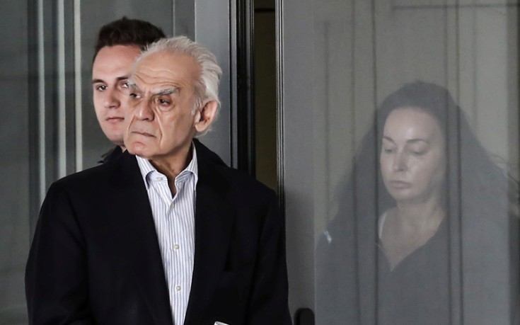 Την ενοχή Τσοχατζόπουλου για τις «χρυσές μίζες» ζήτησε η εισαγγελέας