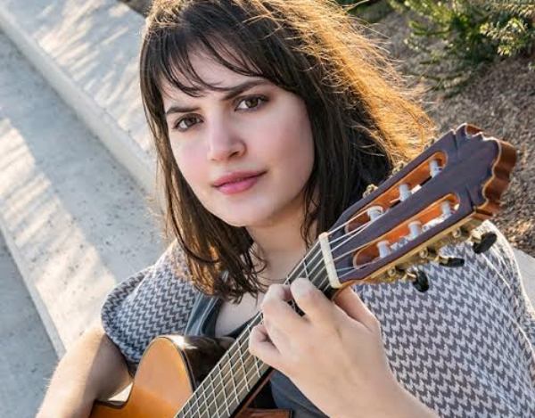 Πάτρα: Η Αθηνά Ξανθάκου παρουσιάζει τραγούδια της πρώτης δισκογραφικής δουλειάς