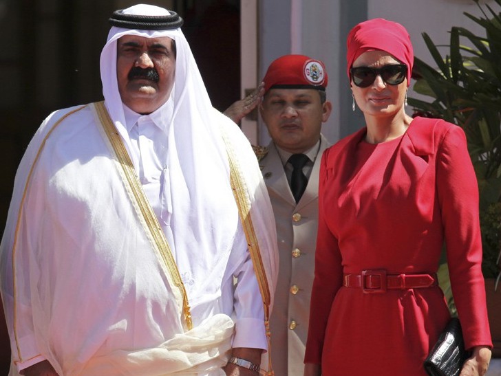 Ο Εμίρης που ανέτρεψε με πραξικόπημα τον πατέρα του και έστησε το Κατάρ