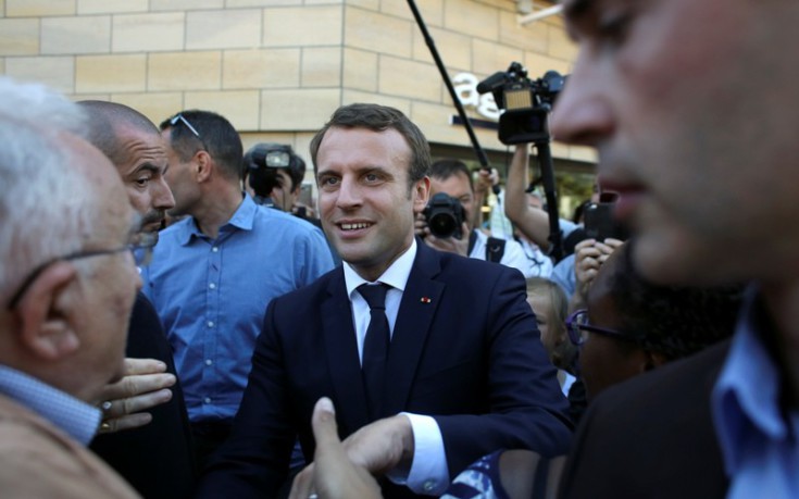 Γαλλία: Ψήφισε ο Μακρόν χωρίς να κάνει δηλώσεις