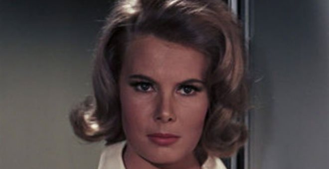 Πέθανε το «κορίτσι του James Bond», η ηθοποιός Molly Peters