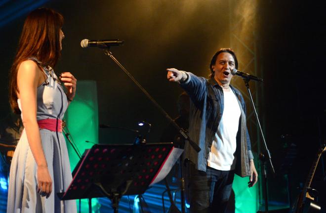 Σε μελωδικά μονοπάτια ταξίδεψε τους Πατρινούς ο Γιάννης Κότσιρας - Εντυπωσίασε η Μιρέλα Πάχου - ΔΕΙΤΕ ΦΩΤΟΓΡΑΦΙΕΣ