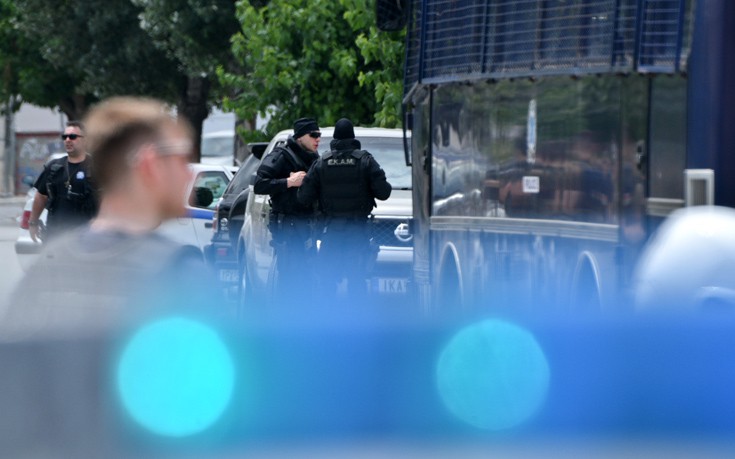 Μενίδι: Σφαίρα καρφώθηκε μέσα σε παιδικό δωμάτιο - Τι δηλώνει ο πατέρας