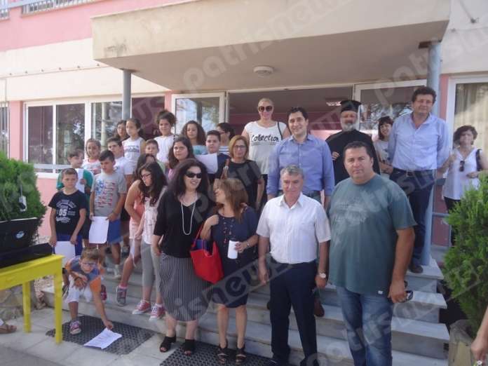 Τα προσφυγόπουλα στο Δημοτικό Σχολείο Βάρδας – Μάθημα αγάπης και αλληλεγγύης