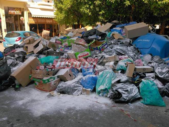 Πάτρα: "Σηκώνουν" το βουνό από τα σκουπίδια στην Τριών Ναυάρχων - Παραμένει εκρηκτική η κατάσταση - Καθημερινές οι φωτιές στους κάδους - Παρέμβαση του Εισαγγελέα - ΦΩΤΟ